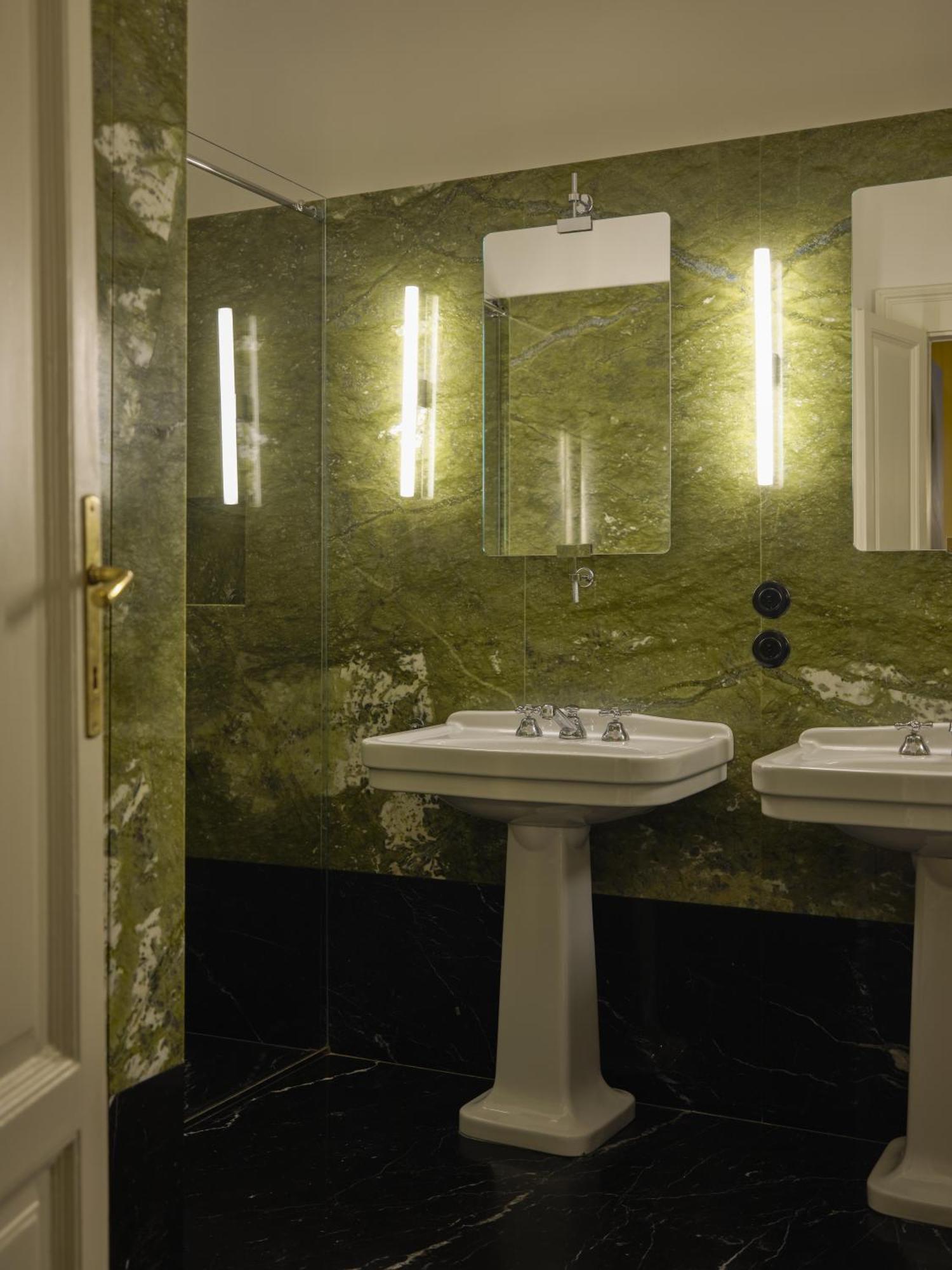 Elegant 1920s Apartment, Refined & Apartment