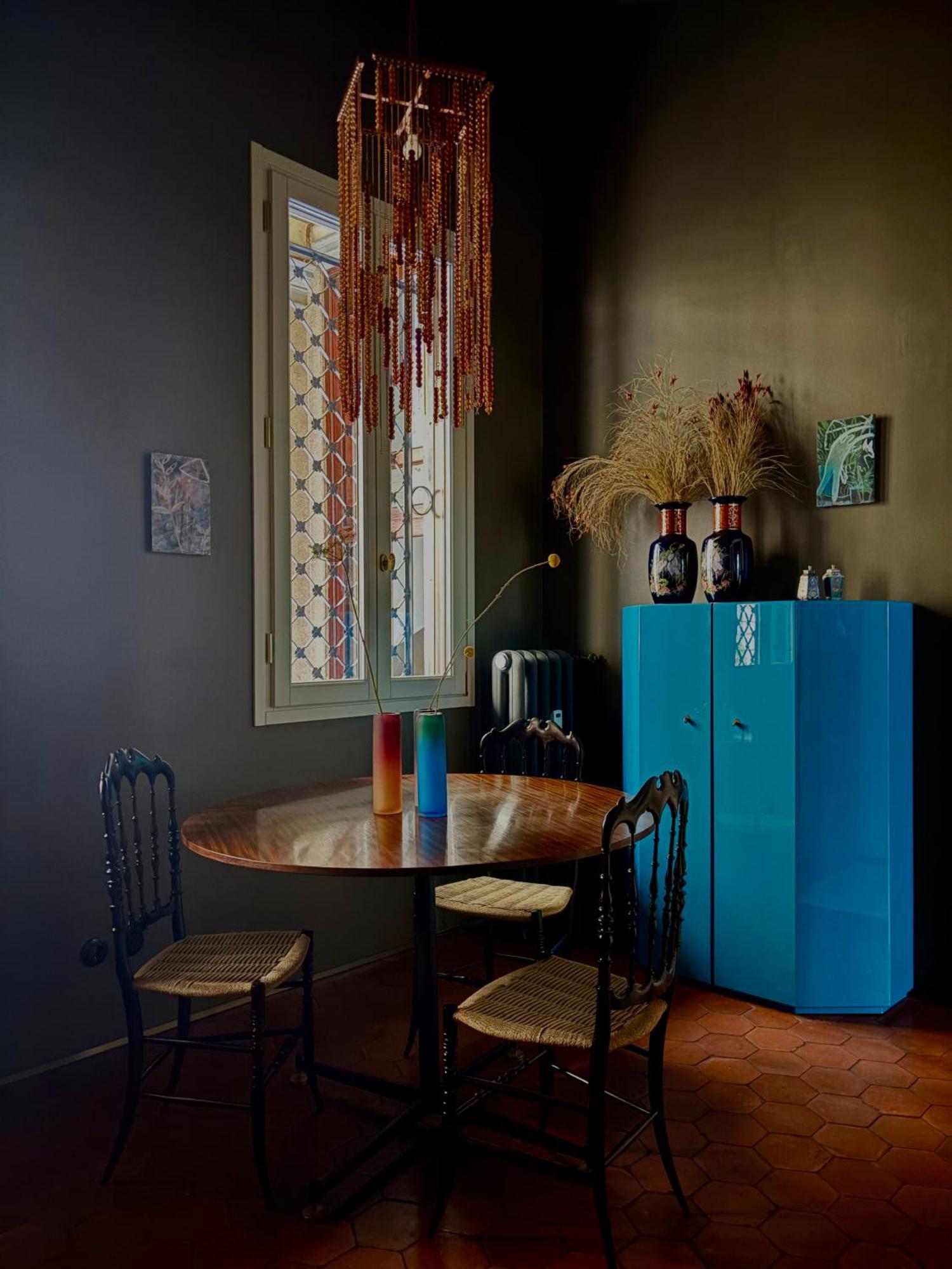 Elegant 1920s Apartment, Refined & Apartment *